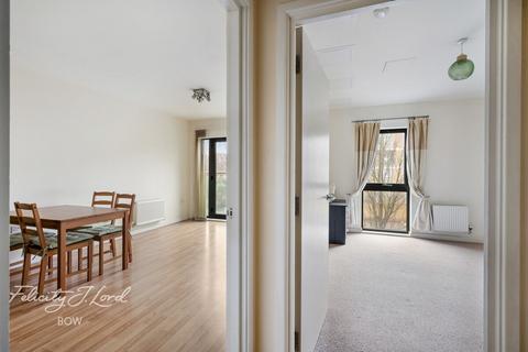 1 bedroom apartment for sale, Park View Court, Devons Road, London, E3