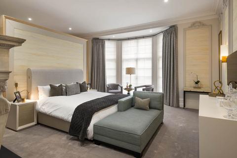 3 bedroom apartment to rent, Charles Street, London, W1J