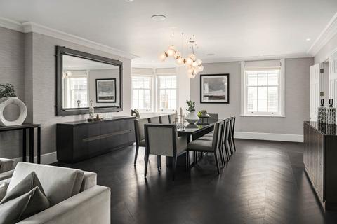 4 bedroom apartment to rent, Charles Street, London, W1J