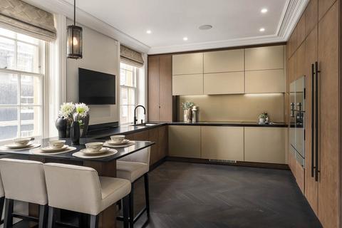 4 bedroom apartment to rent, Charles Street, London, W1J