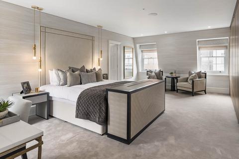 4 bedroom apartment to rent, Charles Street, London, W1J