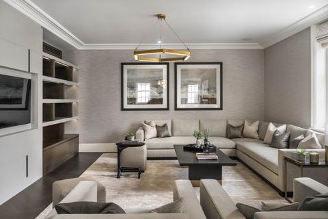 4 bedroom apartment to rent, Charles Street, London, W1J