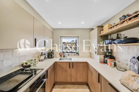 1 bedroom flat for sale, Queen Of Denmark Court, Rotherhithe, London, SE16