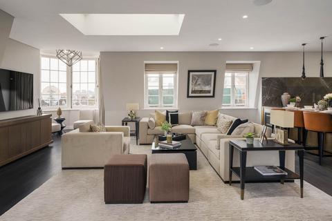 3 bedroom apartment to rent, Charles Street, London, W1J