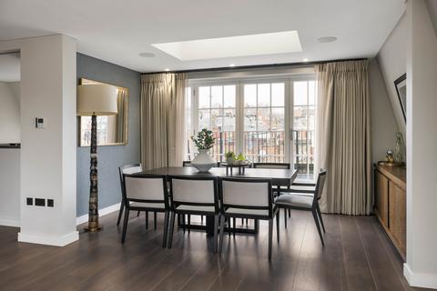 3 bedroom apartment to rent, Charles Street, London, W1J