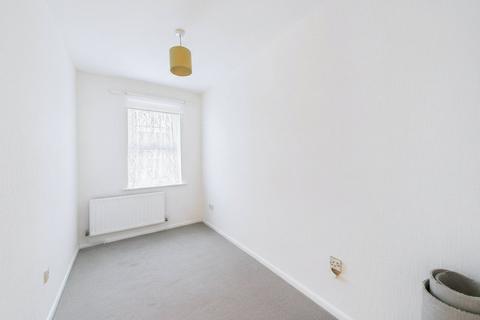 4 bedroom link detached house to rent, Hinstock Close, Farnborough, Hampshire, GU14
