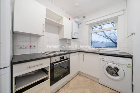 2 bedroom flat to rent, Cameford Court, New Park Road, Streatham, SW2
