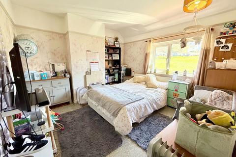 3 bedroom end of terrace house for sale, 81 Oakland Road, Newton Abbot, Devon TQ12 4EE