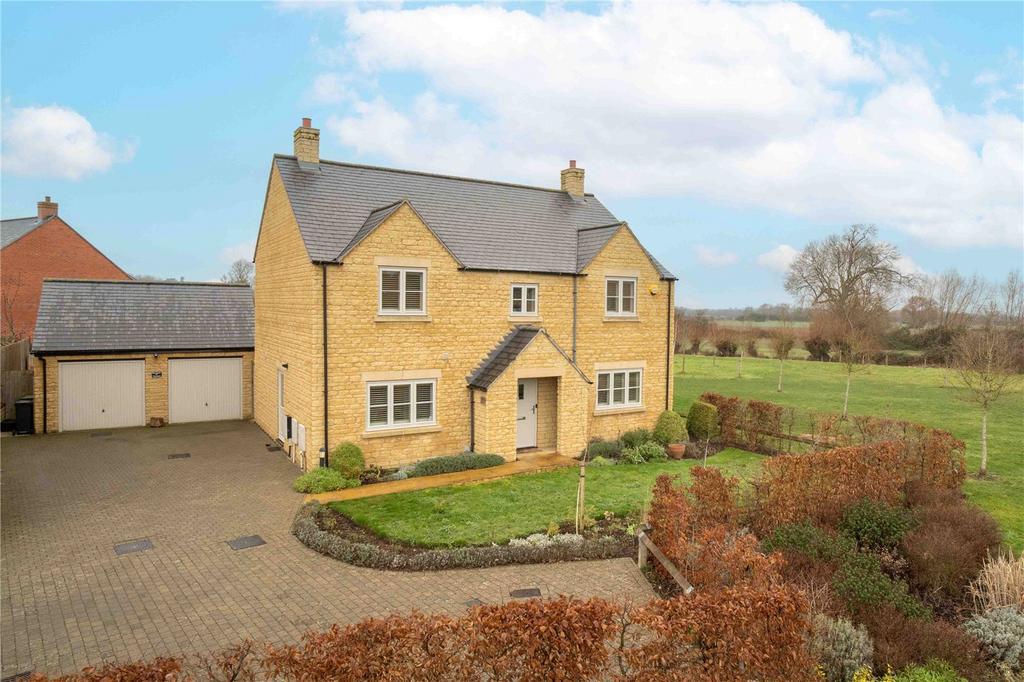 15 Glass House Road