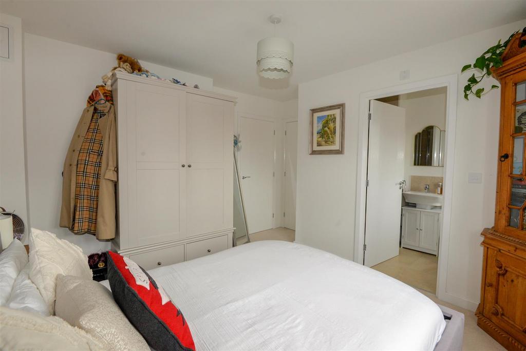 Bedroom1 3.jpg