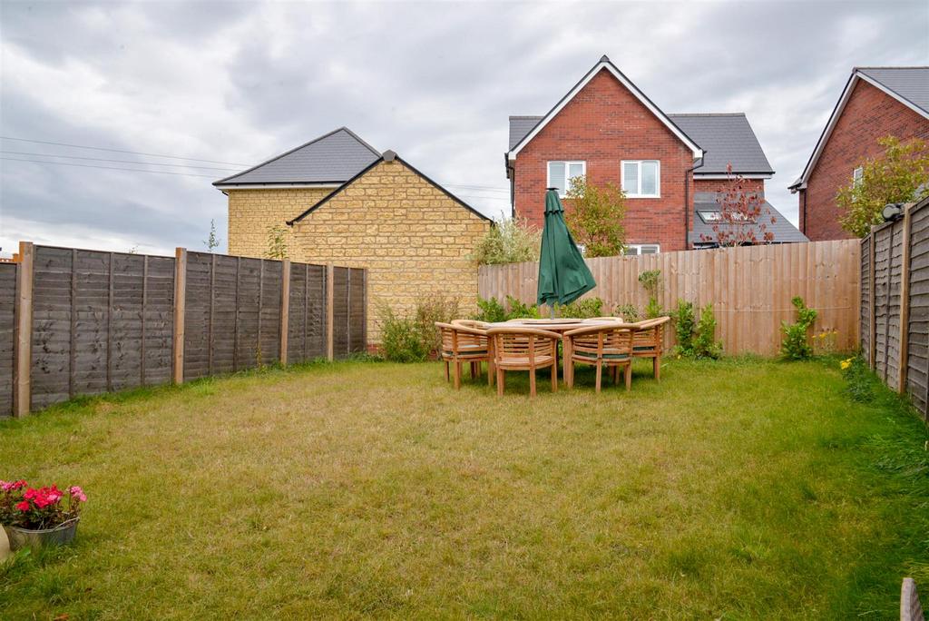 Rear Garden 1.jpg