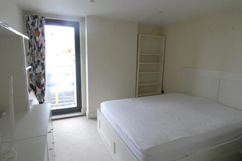 3 bedroom apartment to rent, Parkview Apartments Chrisp Street, London E14
