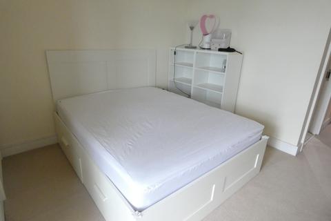 3 bedroom apartment to rent, Parkview Apartments Chrisp Street, London E14
