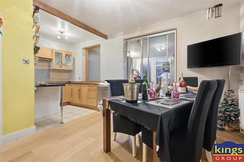 3 bedroom terraced house for sale, Guildford Road, Walthamstow