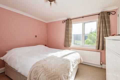 undefined, KINGSTON ROAD, LEATHERHEAD, KT22