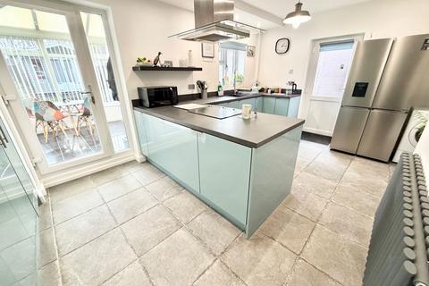 2 bedroom semi-detached house for sale, Charles Road, Brierley Hill DY5