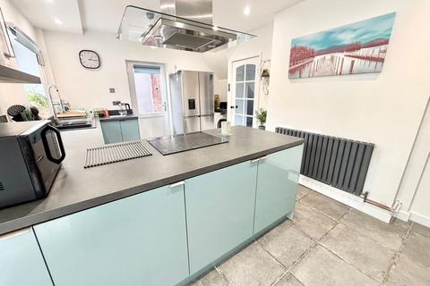 2 bedroom semi-detached house for sale, Charles Road, Brierley Hill DY5
