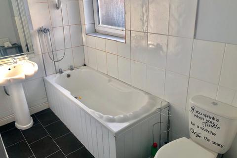 undefined, Avenue Road, Wath upon Dearne, Rotherham, S63