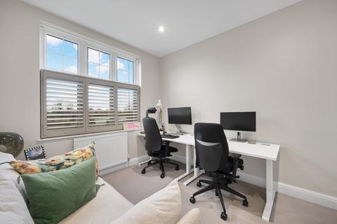2 bedroom apartment for sale, Portsmouth Road, Surbiton KT6