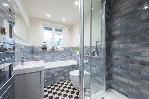 2 bedroom apartment for sale, Portsmouth Road, Surbiton KT6