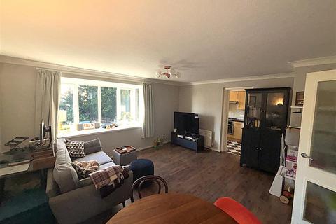 2 bedroom flat for sale, Kingsleigh Walk, Bromley