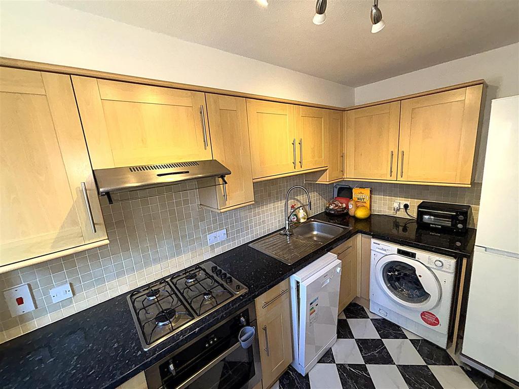 Fitted kitchen
