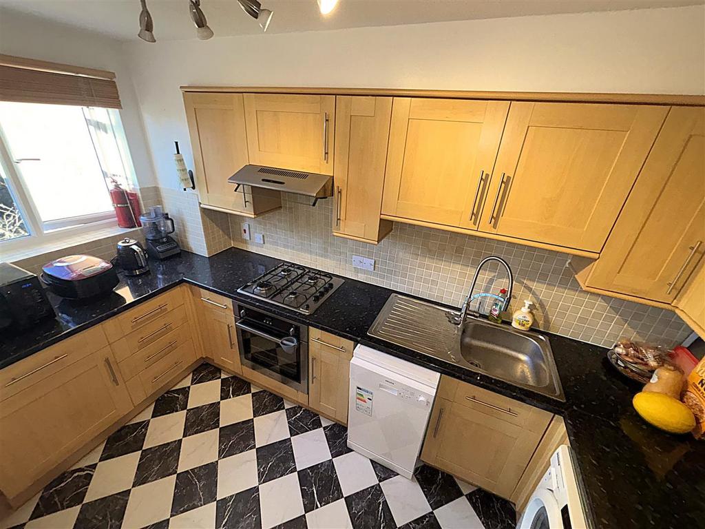 Fitted kitchen