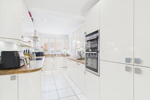 3 bedroom semi-detached house for sale, Brent Lane, Kent DA1