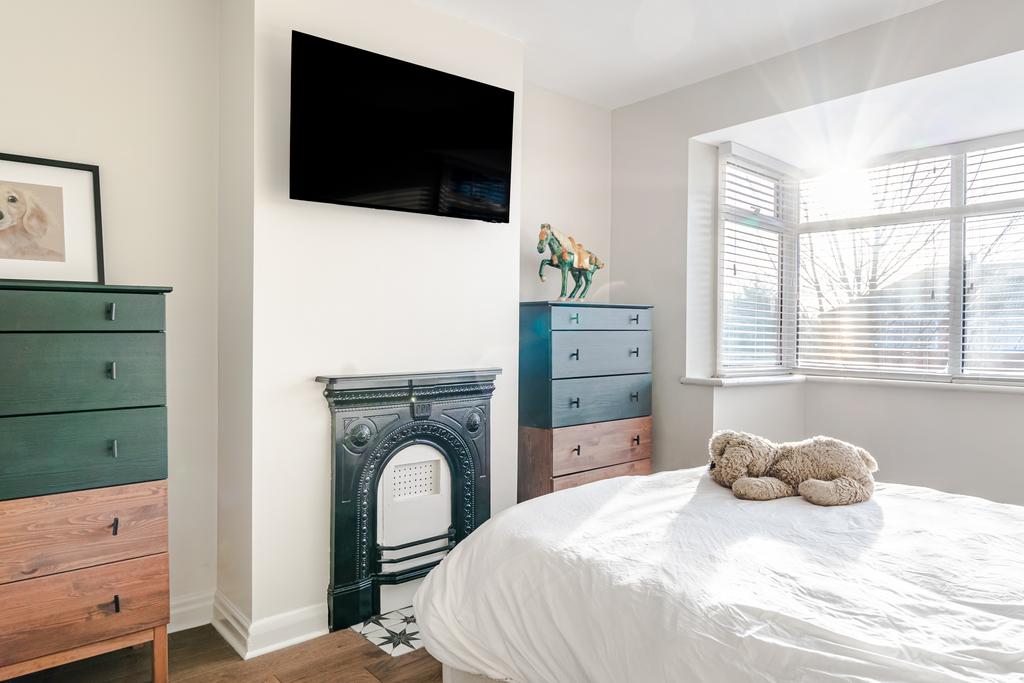 Bedroom1b