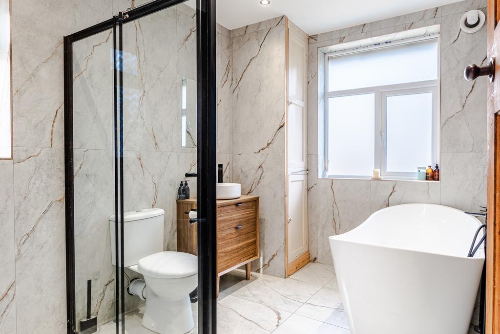 Bathroom1