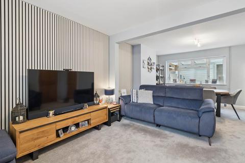 3 bedroom end of terrace house for sale, Herne Road, Bushey