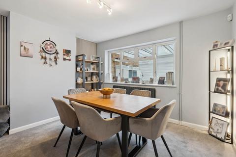 3 bedroom end of terrace house for sale, Herne Road, Bushey