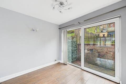 3 bedroom semi-detached house to rent, Jardine Close, Sheffield S9