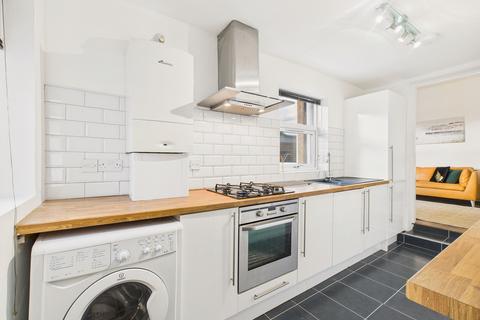 2 bedroom flat for sale, Beacon Street, Low Fell, Gateshead, NE9