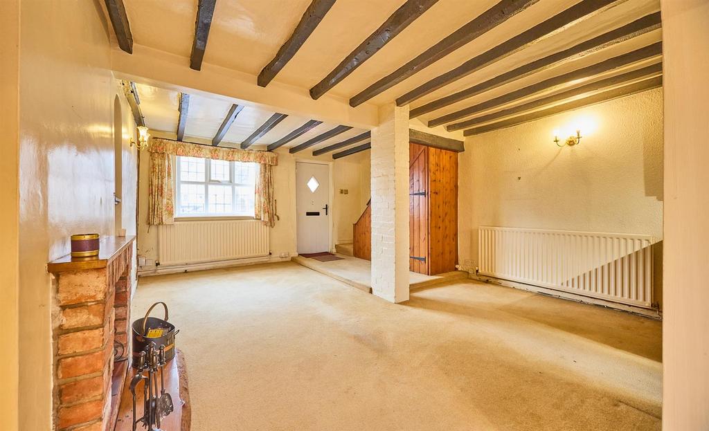 Open Plan Lounge to front