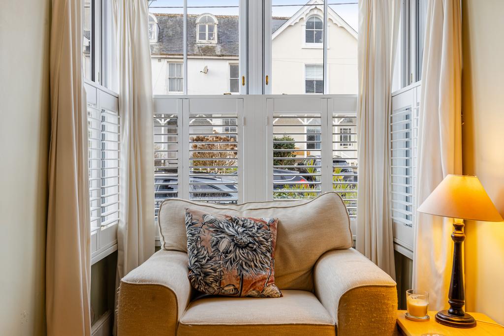 A09 - 18 Waverley Road Kingsbridge - 260112