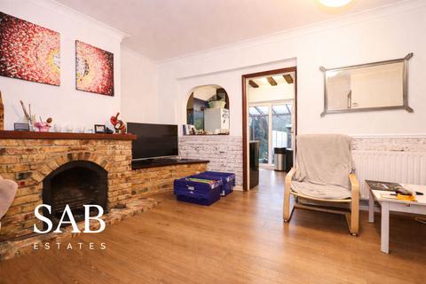 4 bedroom end of terrace house to rent, Pembroke Road, Greenford, UB6