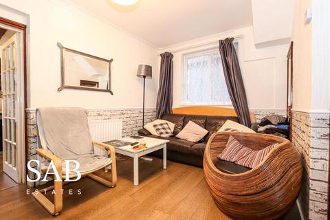 4 bedroom end of terrace house to rent, Pembroke Road, Greenford, UB6