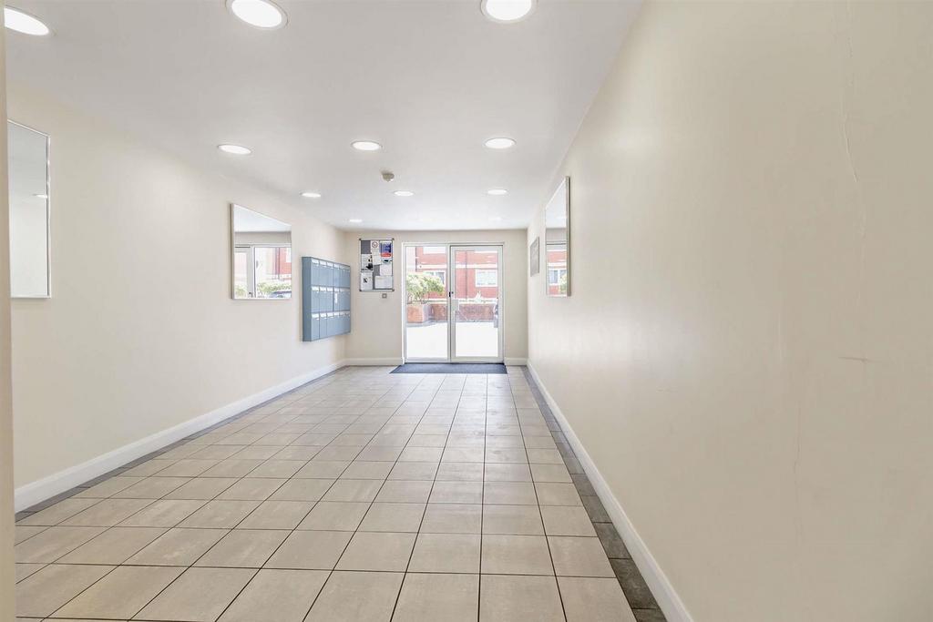 8514266-interior16-800.jpg