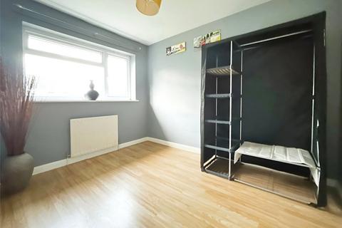 3 bedroom semi-detached house to rent, Ingleborough Croft, Sheffield S35
