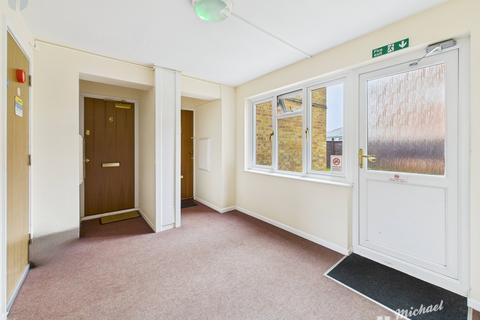 undefined, Grasslands, Aylesbury, Buckinghamshire