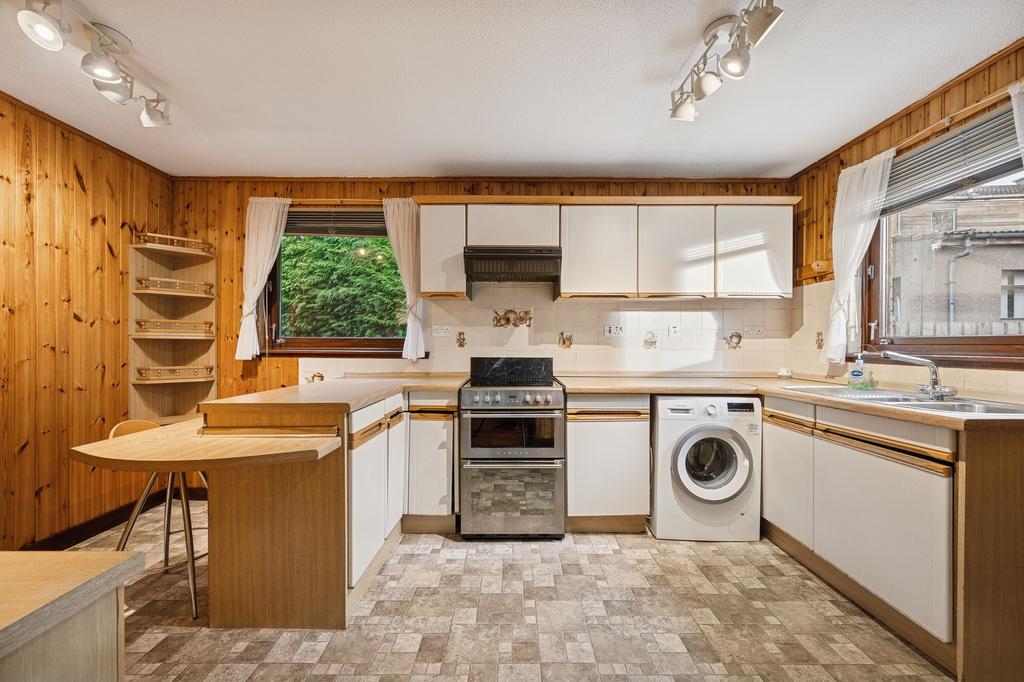 Kitchen/ Dining Area