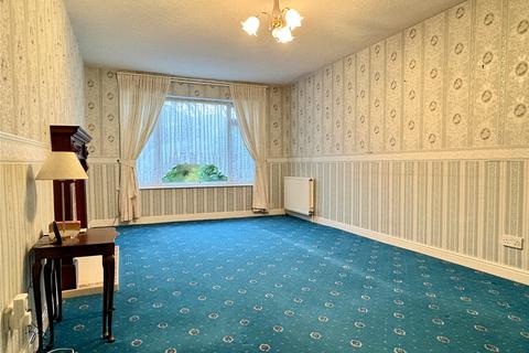 3 bedroom detached bungalow for sale, Kirklee Avenue, Chadderton, Oldham, Greater Manchester, OL9