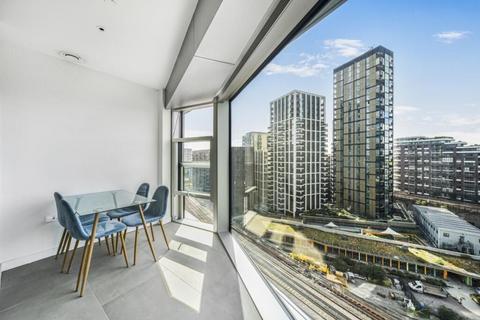 1 bedroom flat for sale, Oakley House, London SW11