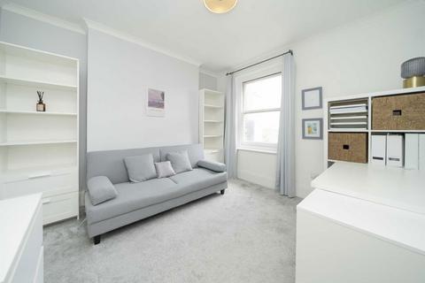 2 bedroom flat to rent, Allitsen Road, London NW8