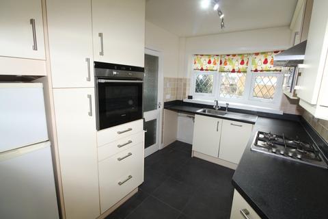 3 bedroom bungalow for sale, Yew Tree Close, Lutterworth LE17