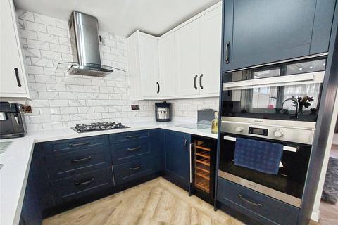2 bedroom terraced house for sale, Yeates Drive, Sittingbourne ME10