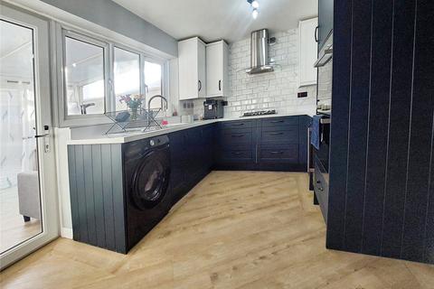 2 bedroom terraced house for sale, Yeates Drive, Sittingbourne ME10