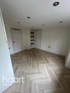 undefined, Regent Avenue, Uxbridge