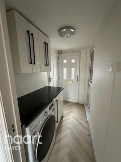 Studio to rent, Regent Avenue, Uxbridge